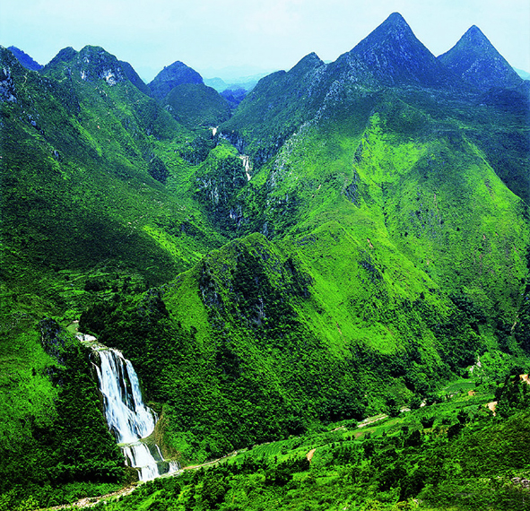 安顺市-关岭县-滴水滩瀑布风景区