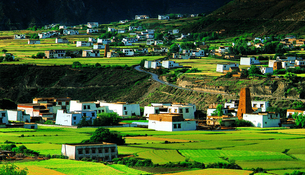 甘孜州-乡城县-青麦乡-木差村|明|夯土碉楼|贡巴拉康