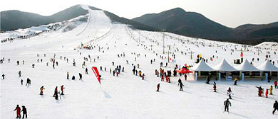 莱芜市-莱城区-雪野滑雪场