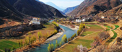 甘孜州-得荣县-白松镇-白松藏乡（桃花节）风景区