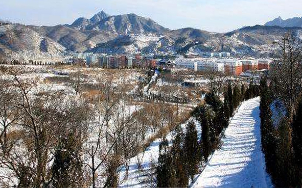 承德市-鹰手营子矿区-北山公园·鹰手营子工业旅游区