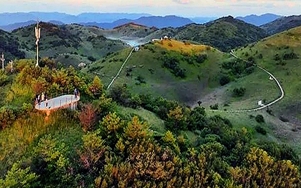 安康市-岚皋县-大巴山·神河源（巴山大草原）风景旅游区