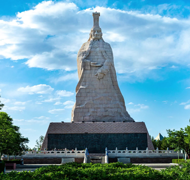 鄂尔多斯市-伊金霍洛旗-母亲公园·诃额伦像